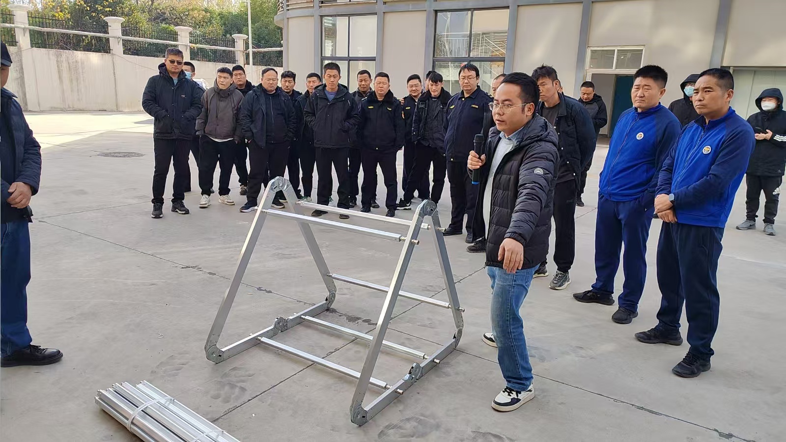 現(xiàn)場圖片 (103) 現(xiàn)場圖片 (103)